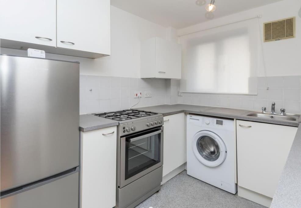 Bright, Nice Interior, Close To The City, 2 Bedroom Apartment Londres Exterior foto