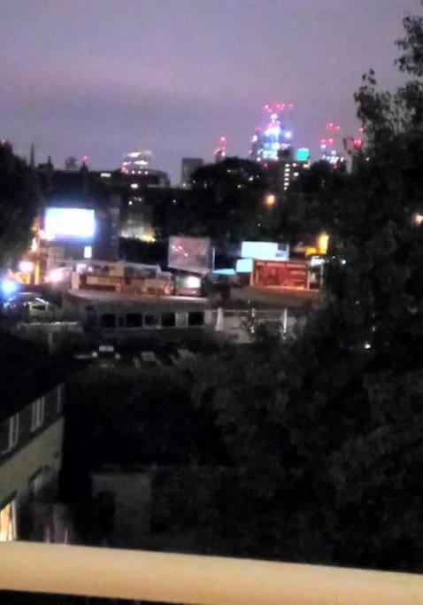 Bright, Nice Interior, Close To The City, 2 Bedroom Apartment Londres Exterior foto