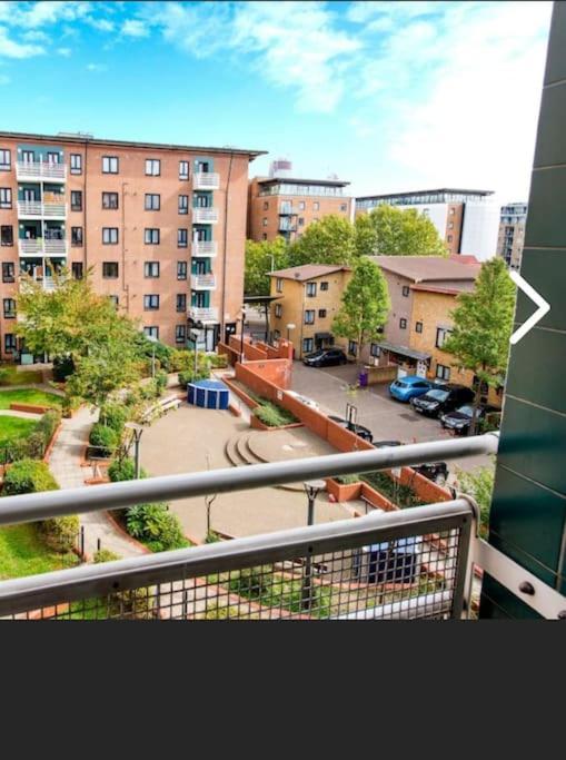 Bright, Nice Interior, Close To The City, 2 Bedroom Apartment Londres Exterior foto